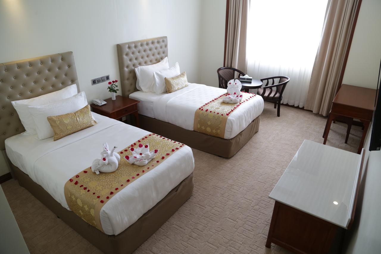 Pacific Hotel Yangon Eksteriør bilde